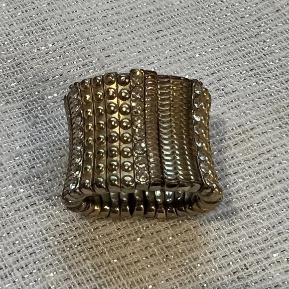 Gold and Crystal Ring - Picture 2 of 4